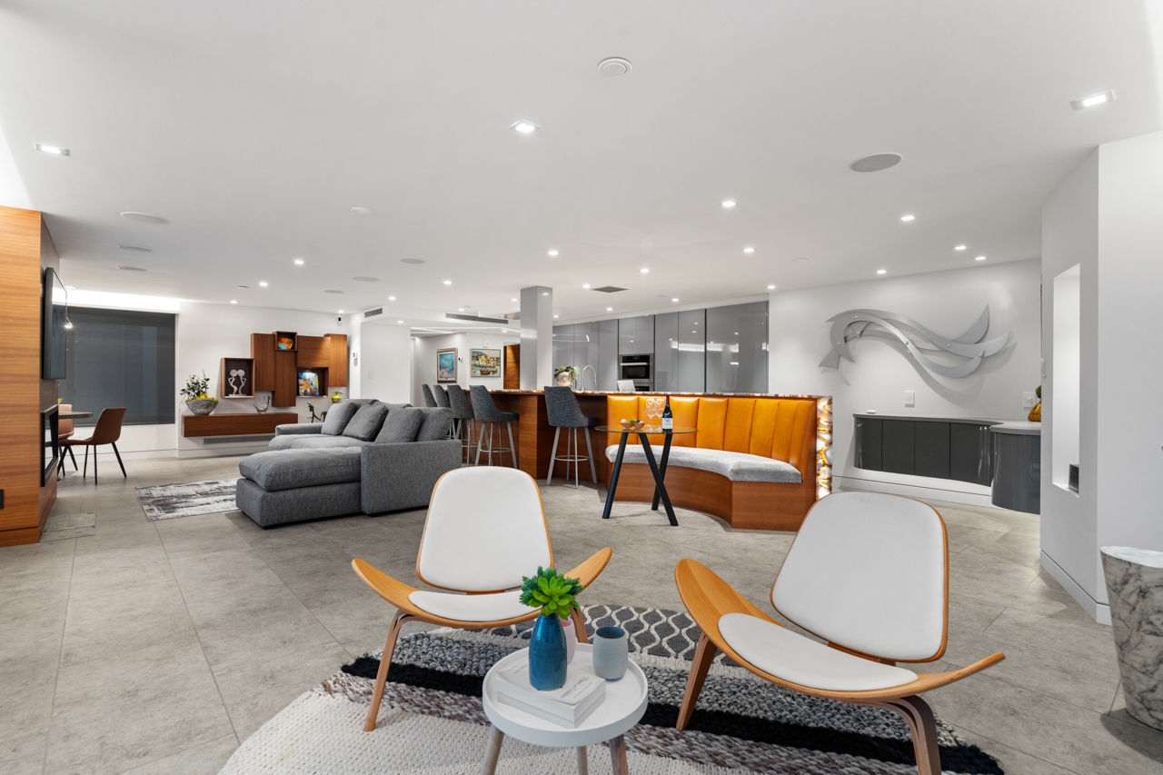 Aster Cucine kitchen open to living room
