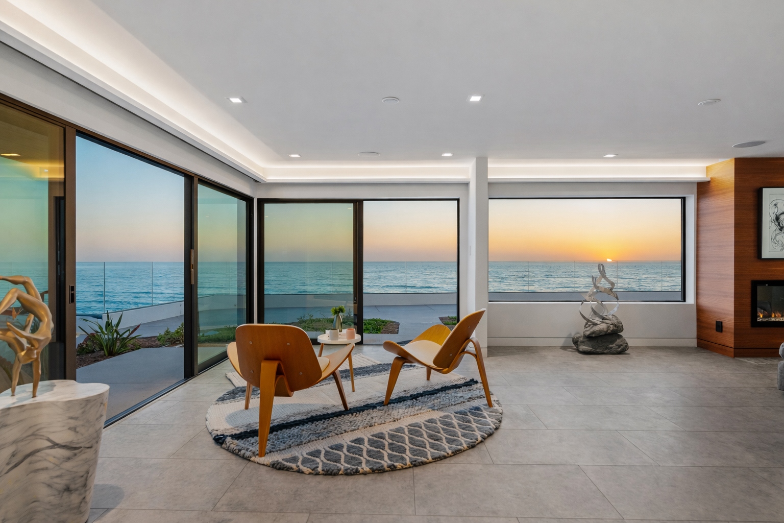 Open-plan living room with Pacific views
