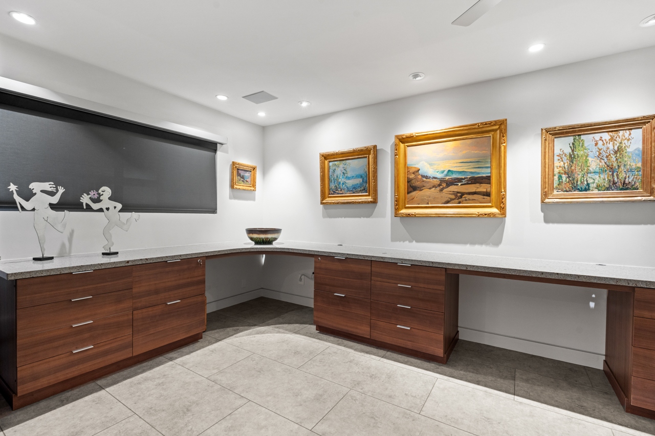 Home office custom built-ins